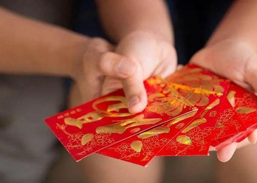 补登：眷注员工怙恃，，，，，为员工怙恃设置眷注金制度